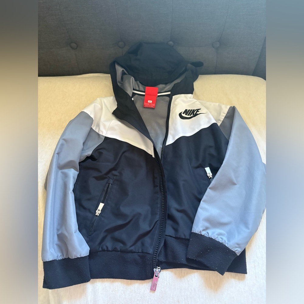 Kids nike windbreaker
